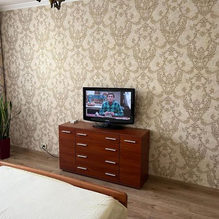 Apartments Kharkivs'Ke Highway Киев Экстерьер фото
